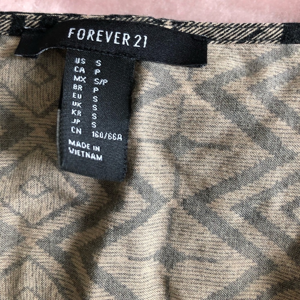 Forever 21 romper - Picture 3 of 3